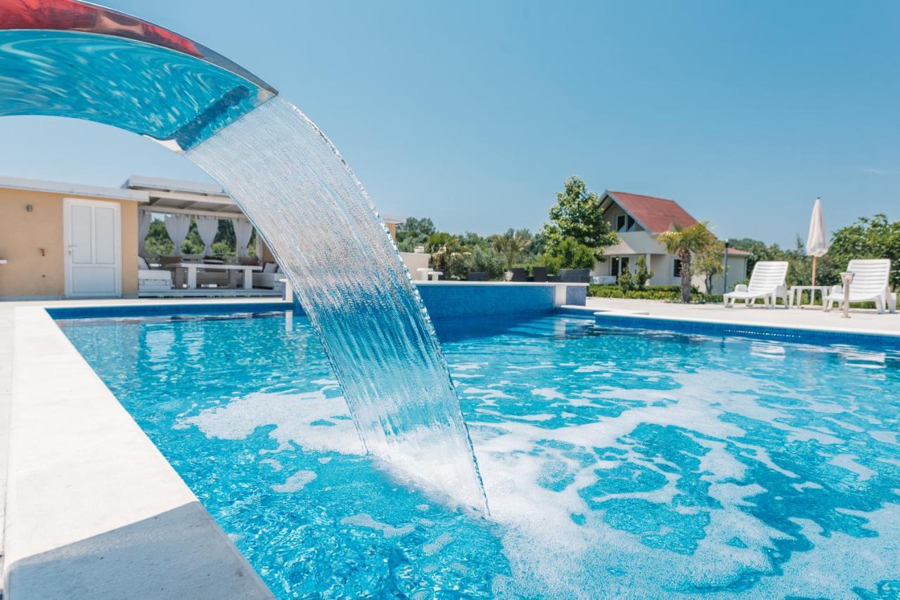 Christopher'S Apartments Ulcinj Exterior photo